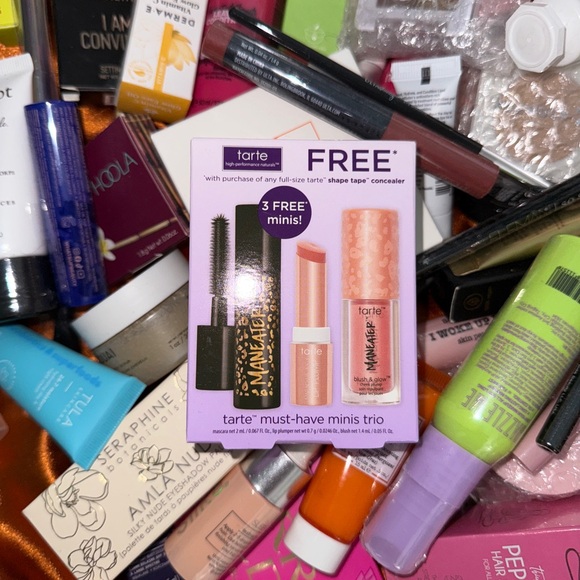 Mystery Boxes 10 Makeup, skincare, hair, nail, etc deluxe samples & full size - Picture 3 of 17